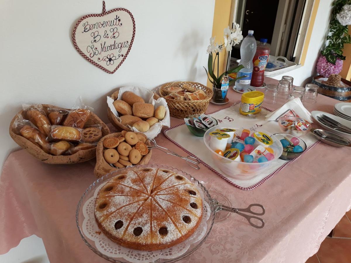 B&B Is Murdegus Tortolì Eksteriør billede